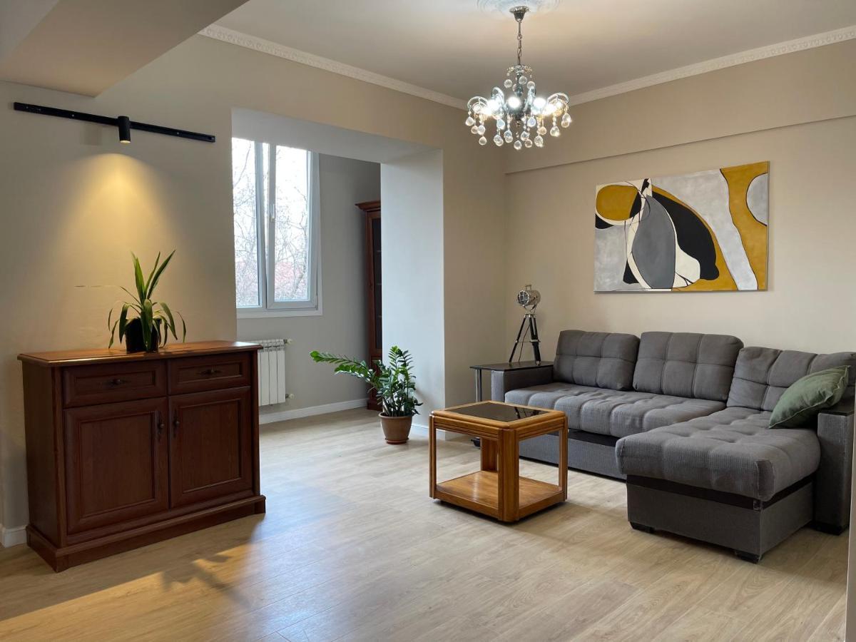 76 Apartment