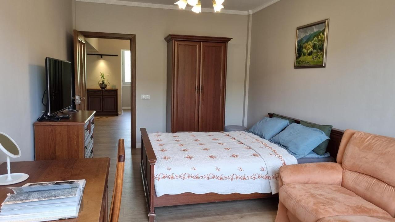 76 Apartment Almaty